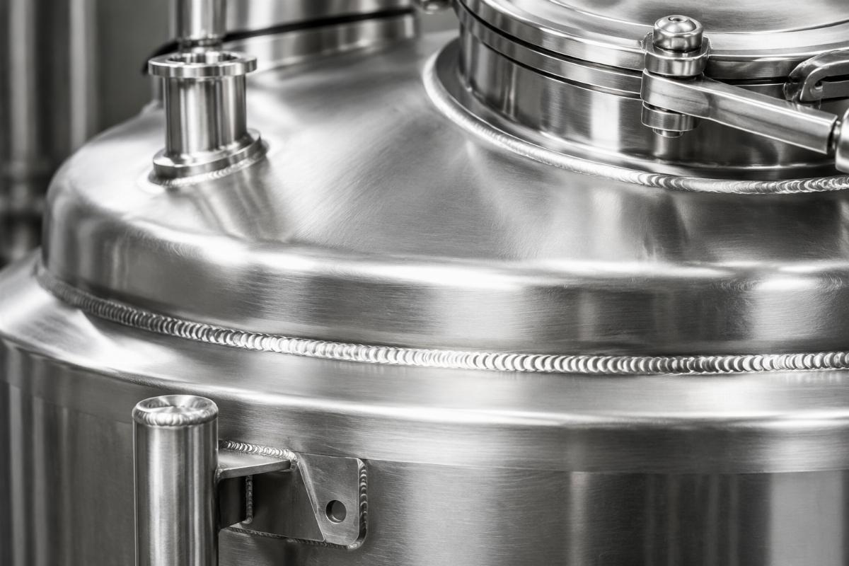 Close up of 304 stainless steel tank body construction details